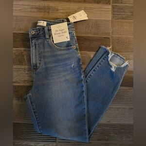 Curve Love. The Super Skinny Ankle High Rise Abercrombie Jeans!!